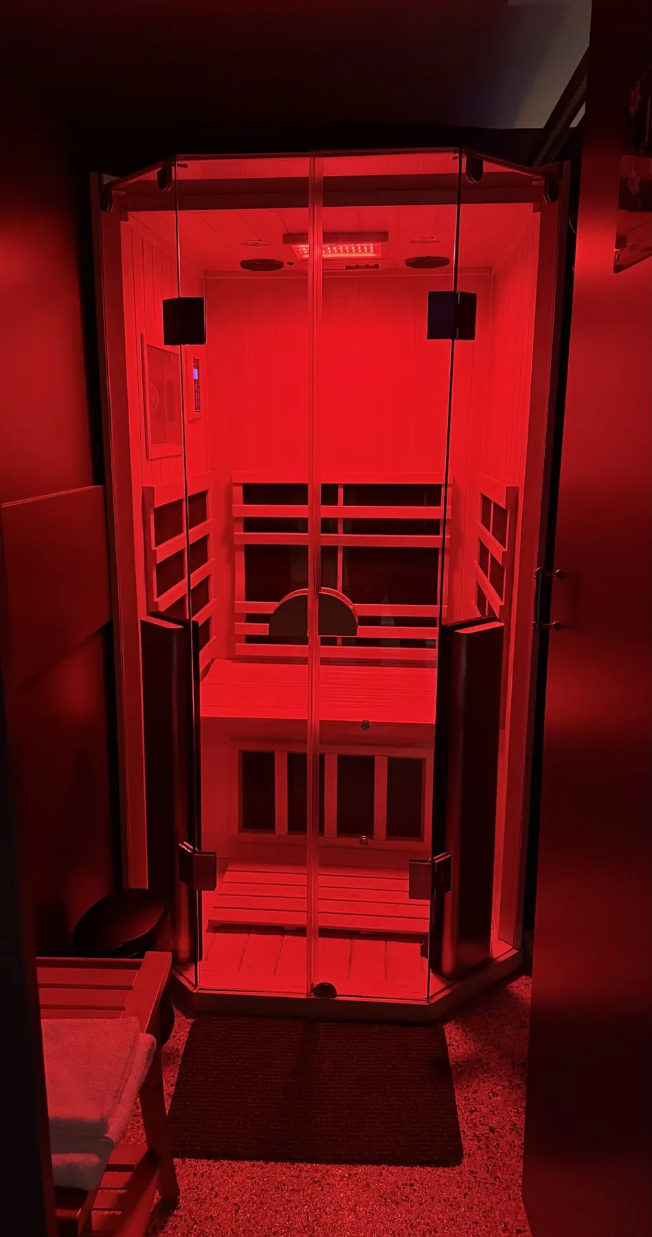 Private Clearlight full-spectrum infrared sauna at Healthspan in Brickell, Miami