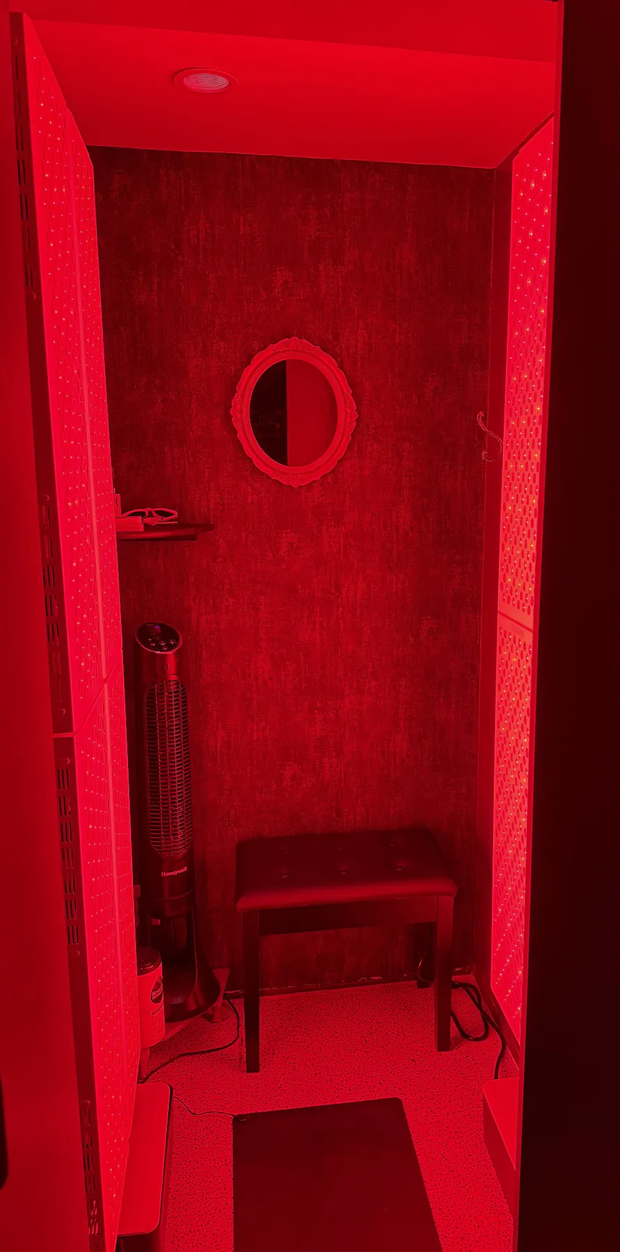Full-body red light therapy panels at Healthspan in Brickell, Miami